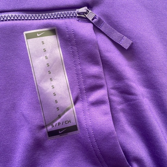 Super soft Los Angeles Lakers Courtside Fleece Hoodie - Picture 4 of 9